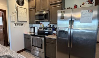 1524 Beechwood Dr, Aurora, NE 68818