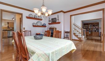 420 Fairway View Dr, Algonquin, IL 60102