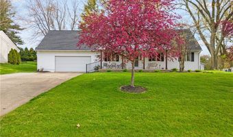 1055 Easthill St SE, North Canton, OH 44720