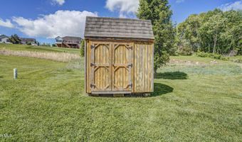 17500 Bridle Dr, Abingdon, VA 24210