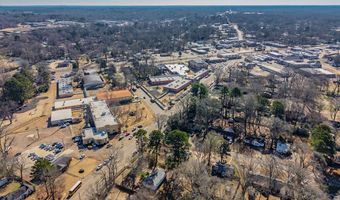 201 College St, Batesville, MS 38606