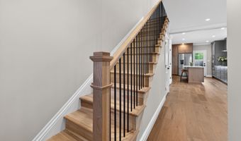 11 COLLEGE Ave, Annapolis, MD 21401