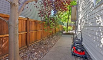 20421 Aberdeen Dr, Bend, OR 97702