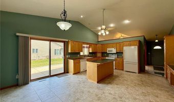 2733 Campus Ln, Albert Lea, MN 56007