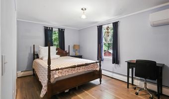 70 Lindley Ave, North Kingstown, RI 02852