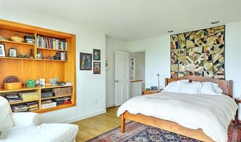 25 Fort Hill Rd, Bristol, RI 02809