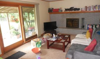 3253 Lockridge Dr, Ann Arbor, MI 48108