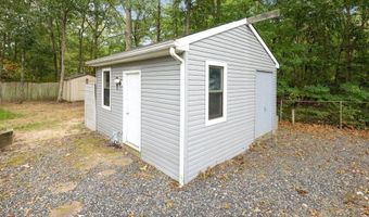 12 6th St, Barnegat, NJ 08005