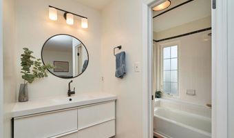 6617 MEDINAH Ln, Alexandria, VA 22312