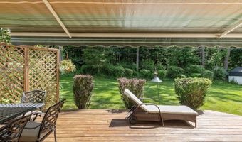 17 Northgate Dr, Albany, NY 12203
