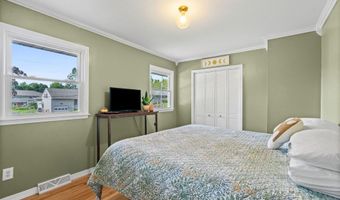 22 Collegeview Dr, Albany, NY 12211