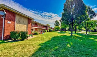 1111 E Algonquin Rd 1, Arlington Heights, IL 60005