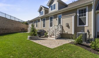 63 Great Hill Dr 63, Bethel, CT 06801