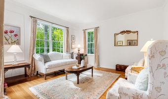 53 Essex Rd, Bedford, NH 03110