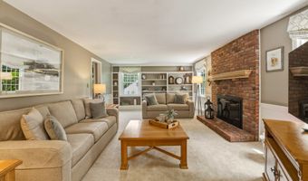 14 High Hill Rd, Canton, CT 06019
