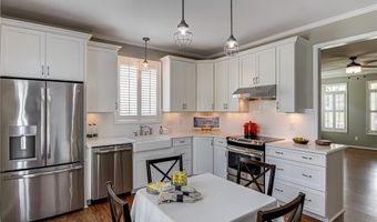 176 Town Park Dr, Advance, NC 27006