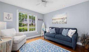 80 Douglas Dr, North Kingstown, RI 02874