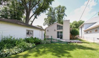 831 S Mitchell Ave, Arlington Heights, IL 60005