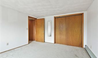 28 Sand Hill Dr, North Kingstown, RI 02852