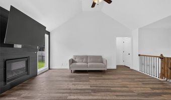 16913 Juniper Dr, Basehor, KS 66007