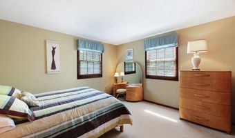450 Eldridge Rd, Aurora, OH 44202