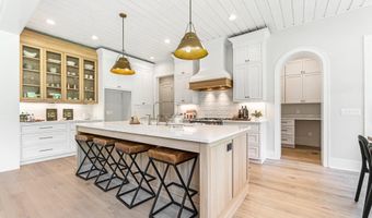 1801 Golfview Dr, Auburn, IN 46706