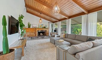 9835 Edgelake Dr, La Mesa, CA 91941