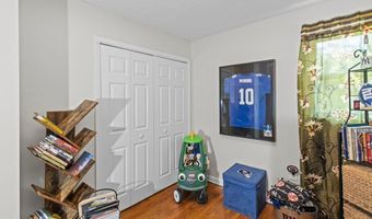 687 Hopping Rd, Belford, NJ 07718