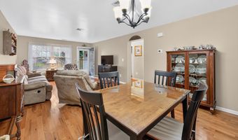 24 Manorwood Dr 24, Branford, CT 06405