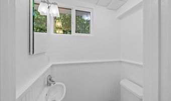 5901 DEVONSHIRE Dr, Bethesda, MD 20816