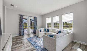5254 WOLF CREEK Dr, Apollo Beach, FL 33572