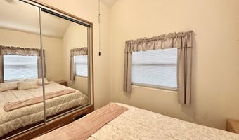 1044 S QUARTZ Dr, Apache Junction, AZ 85119