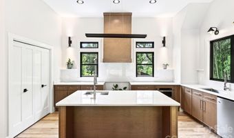 42 Busbee View Rd, Asheville, NC 28803