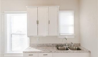 1520 S 7th St, Atchison, KS 66002