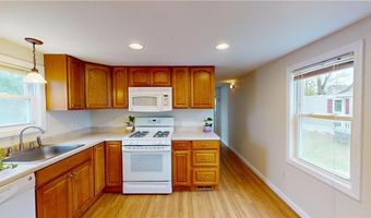 14 Krzak Rd, North Kingstown, RI 02852