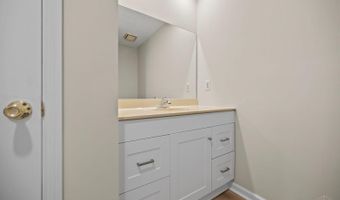 8240 Woodglen Dr, Anderson Twp., OH 45255