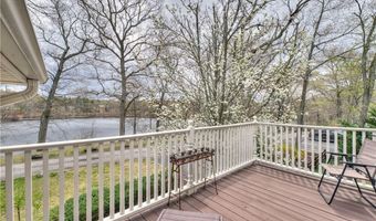 110 Lake View Rd, Cranston, RI 02920