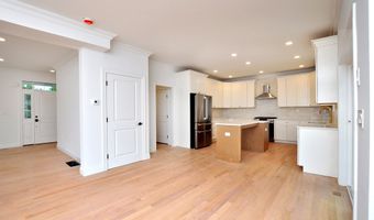 81 Club Dr, Berlin, CT 06037