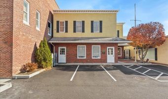 194 Park Ave 2B, Amityville, NY 11701