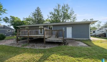 313 S 6th Ave, Brandon, SD 57005