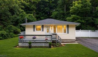 6 Pine St E, Alloway, NJ 07422