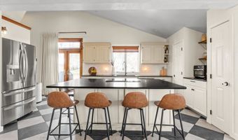 62 Hooksett Rd, Auburn, NH 03032