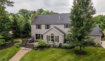 300 Lakeview Cir, Aurora, OH 44202