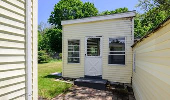 895 Hancock St, Abington, MA 02351