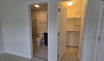 12 Putnam Ln, Danbury, CT 06810