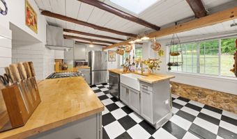 88 Lakeside Dr, Alloway, NJ 07461