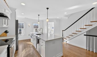 203 PRINCESS St, Alexandria, VA 22314