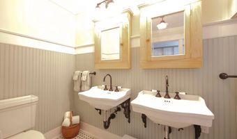 204 CORAL St, Beach Haven, NJ 08008