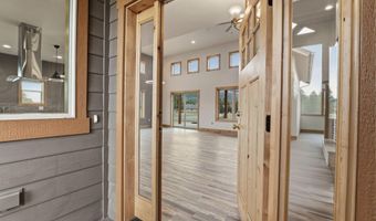 10 Bellflower Ct, Blanchard, ID 83804