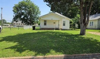 609 W 5th St, Ada, OK 74820